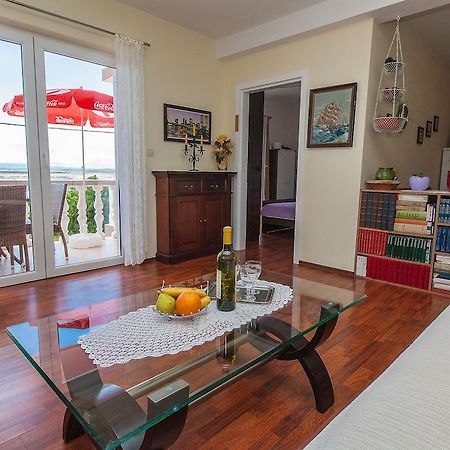 Apartments Villa Americana ヤドラニヴォ 部屋 写真
