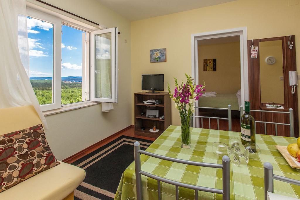 Apartments Villa Americana ヤドラニヴォ 部屋 写真